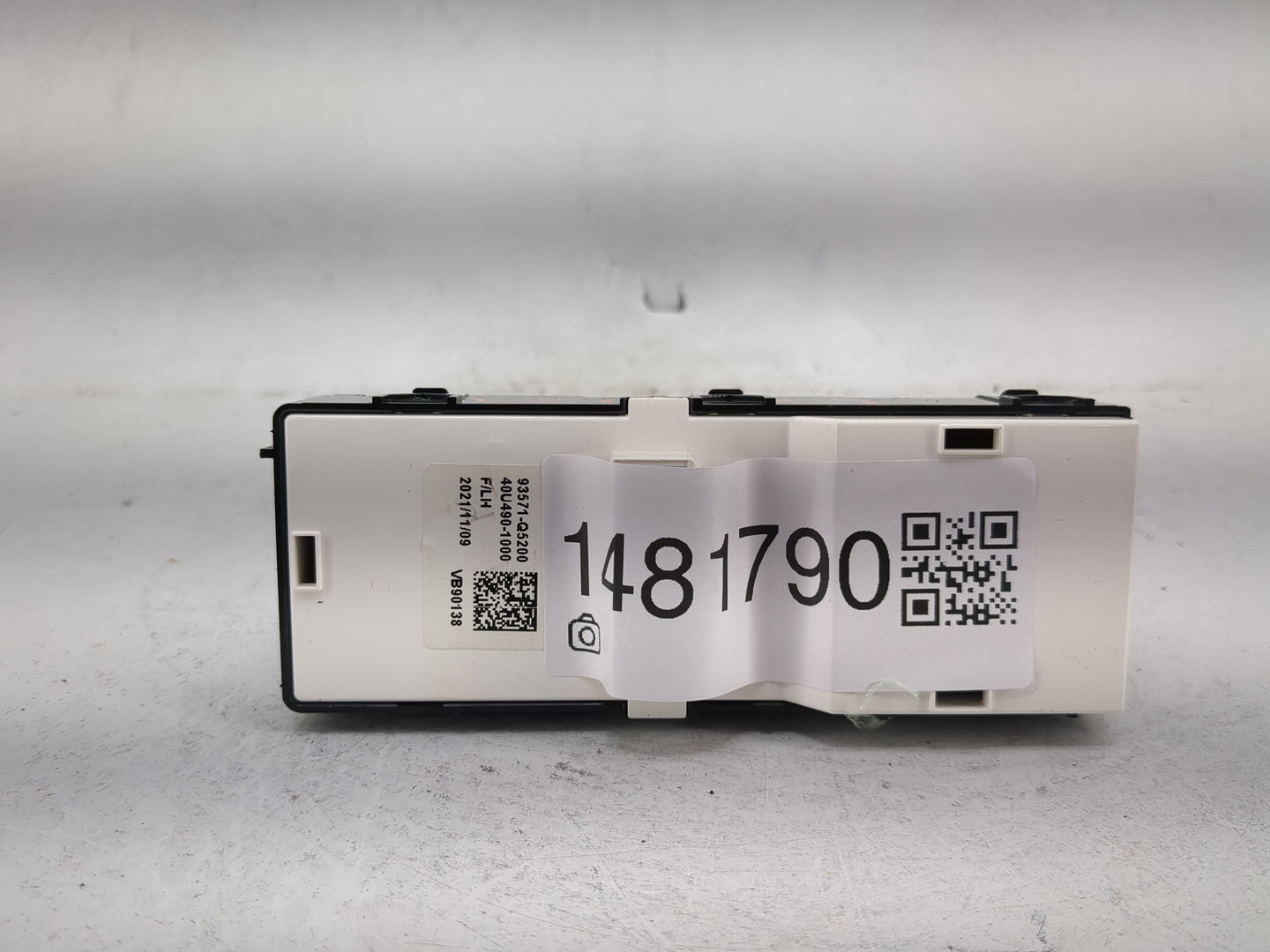 2021-2022 Kia Seltos Master Power Window Switch Replacement Driver Side Left P/N:93571-Q5200 40U490-1000 Fits Fits 2021 2022