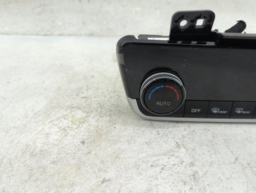 2021-2022 Kia Seltos Climate Control Module Temperature AC/Heater Replacement P/N:97250-Q5290 Fits Fits 2021 2022 OEM Used Auto Parts