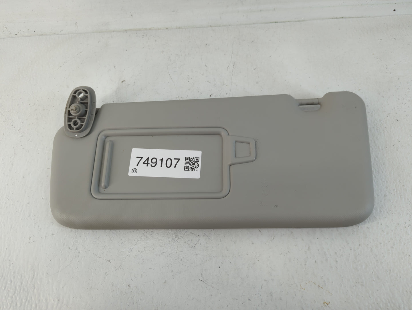 2021-2022 Kia Seltos Sun Visor Shade Replacement Driver Left Mirror Fits Fits 2021 2022 OEM Used Auto Parts - Oemusedautopar