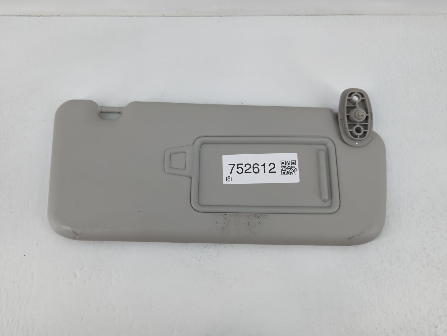 2021-2022 Kia Seltos Sun Visor Shade Replacement Passenger Right Mirror Fits Fits 2021 2022 OEM Used Auto Parts - Oemusedaut