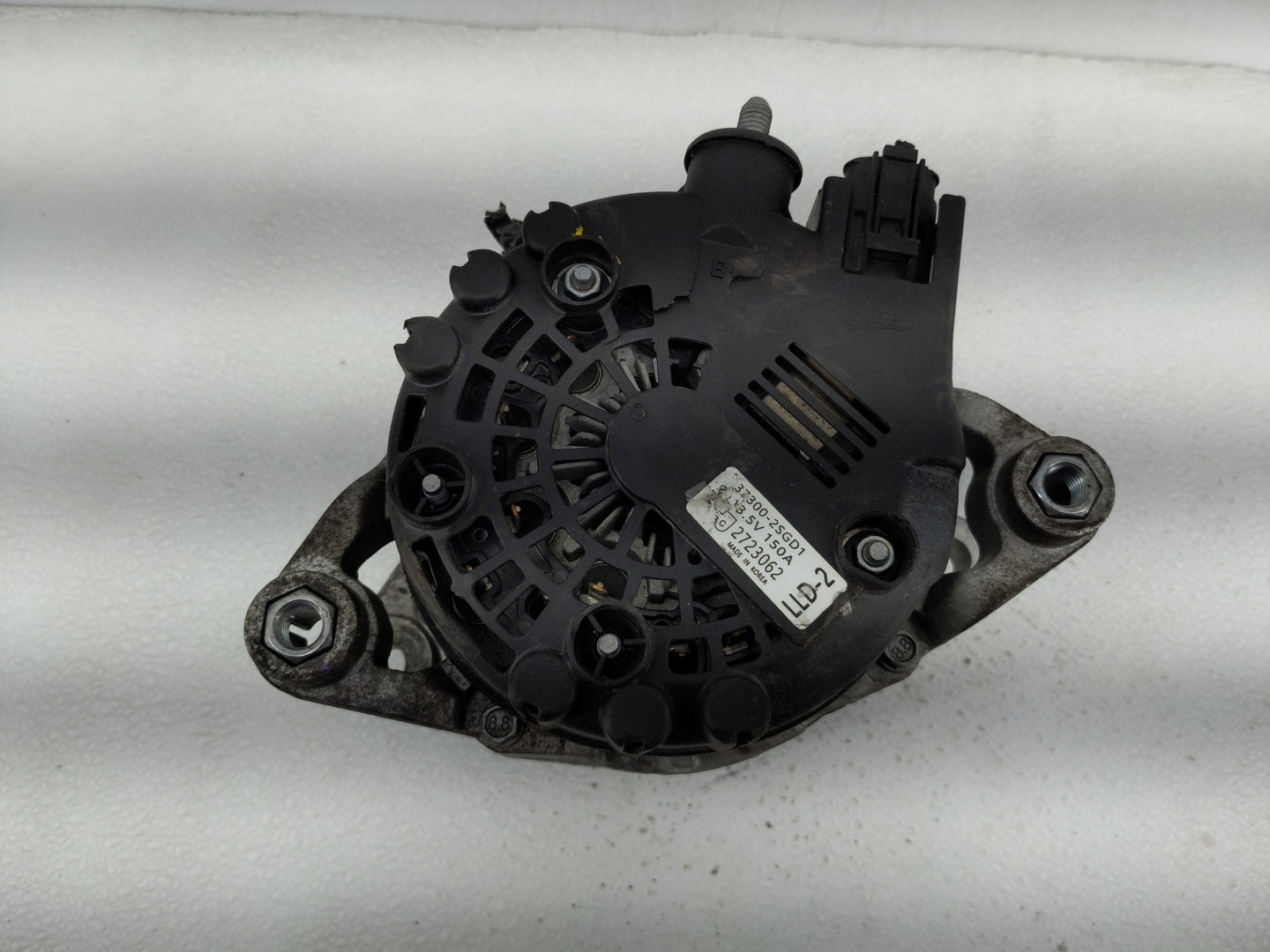 2021 Kia Sorento Alternator Replacement Generator Charging Assembly Engine OEM P/N:37300-2SGD1 Fits Fits 2020 2022 2023 OEM 