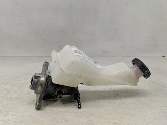 compare product 2021-2021 Kia Sorento Brake Master Cylinder 1312076