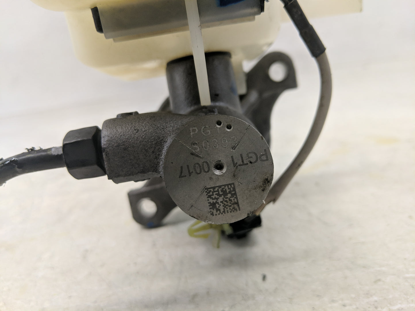 2021-2021 Kia Sorento Brake Master Cylinder 1312076 - Oemusedautoparts1.com