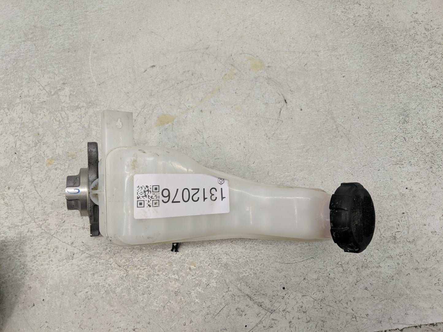 2021-2021 Kia Sorento Brake Master Cylinder 1312076 - Oemusedautoparts1.com