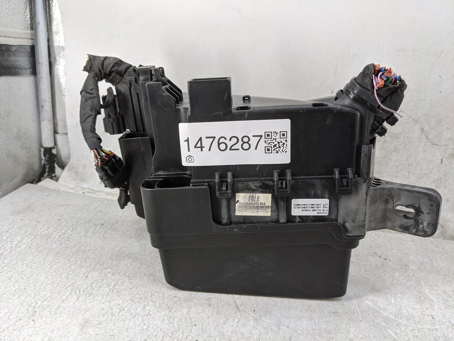 2021 Kia Sorento Fusebox Fuse Box Panel Relay Module P/N:91200-P4820 Fits OEM Used Auto Parts - Oemusedautoparts1.com