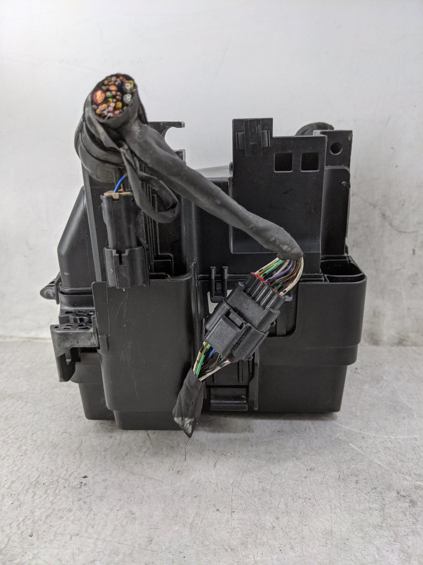 2021 Kia Sorento Fusebox Fuse Box Panel Relay Module P/N:91200-P4820 Fits OEM Used Auto Parts - Oemusedautoparts1.com