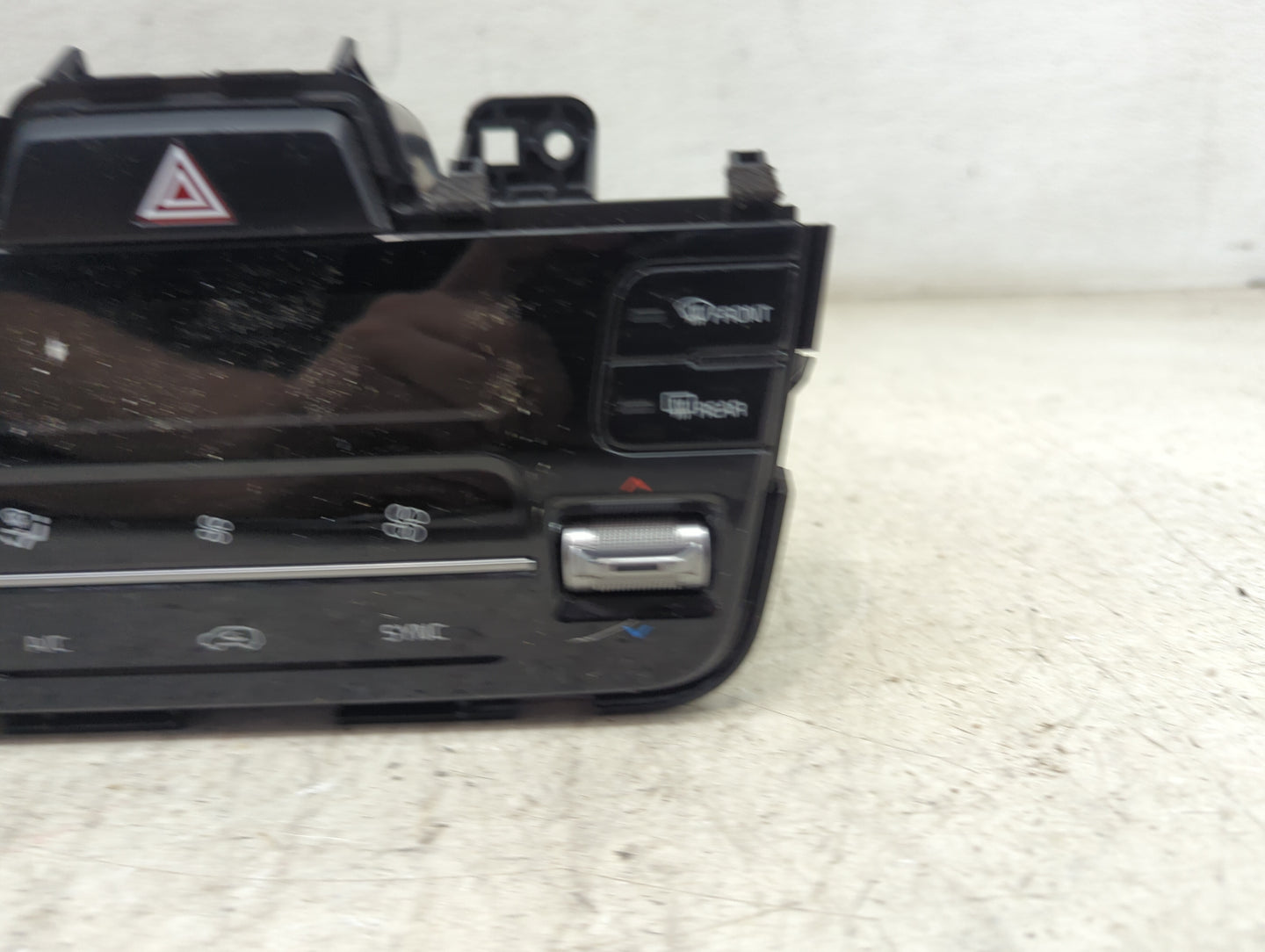 2021 Kia Sorento Climate Control Module Temperature AC/Heater Replacement P/N:97250-P2220FHL Q138222A Fits OEM Used Auto Par