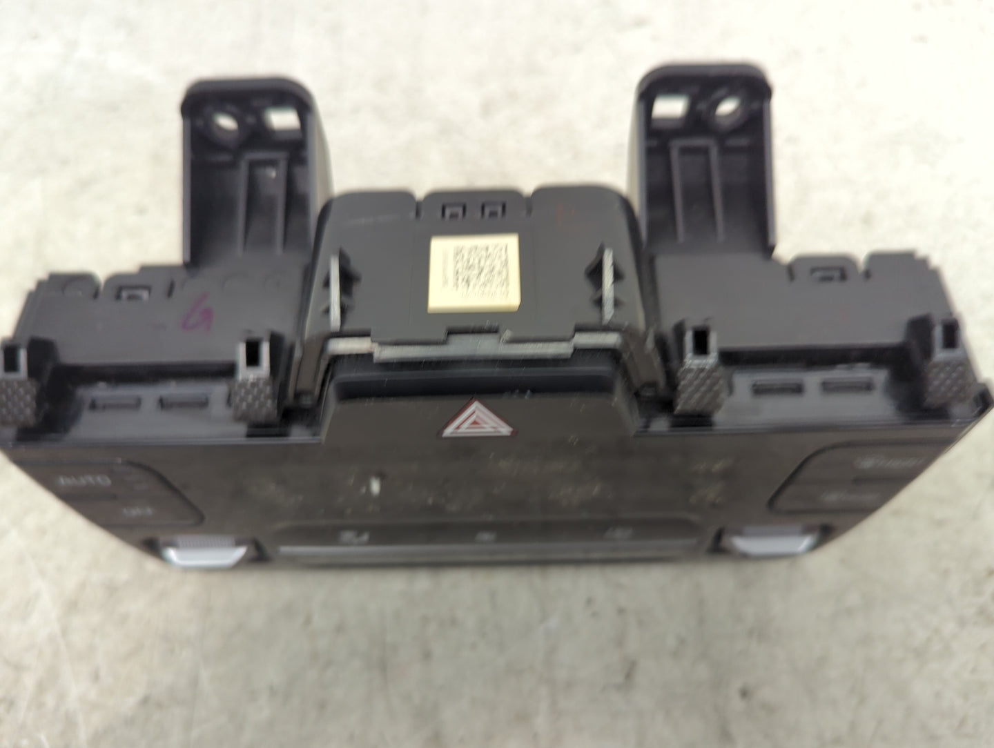 2021 Kia Sorento Climate Control Module Temperature AC/Heater Replacement P/N:97250-P2220FHL Q138222A Fits OEM Used Auto Par