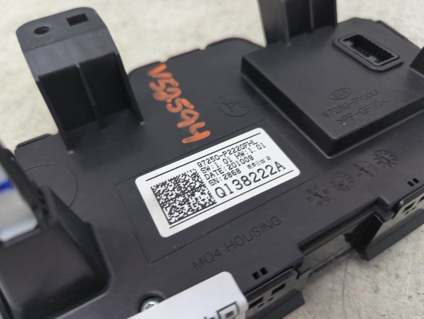 2021 Kia Sorento Climate Control Module Temperature AC/Heater Replacement P/N:97250-P2220FHL Q138222A Fits OEM Used Auto Par