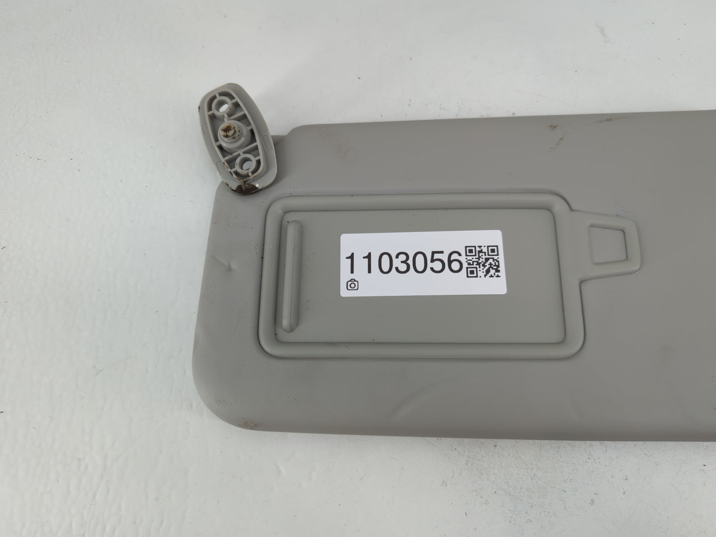 2020-2021 Kia Soul Sun Visor Shade Replacement Passenger Right Mirror Fits Fits 2020 2021 OEM Used Auto Parts - Oemusedautop