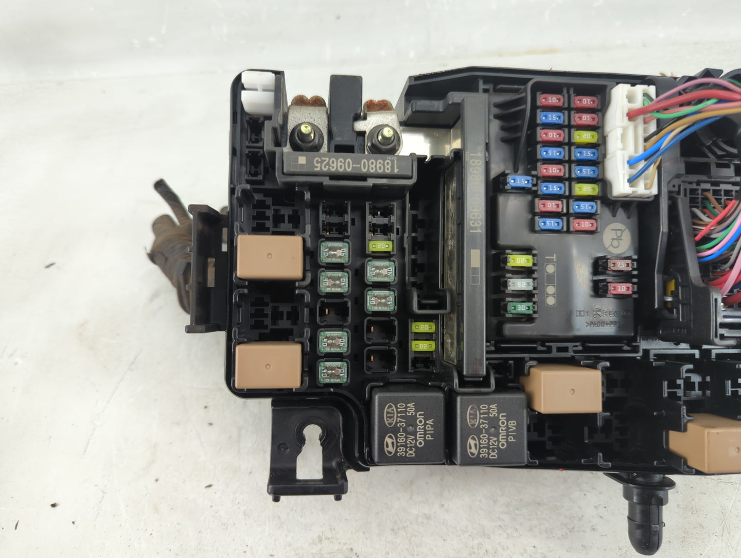 2020-2021 Kia Soul Fusebox Fuse Box Panel Relay Module P/N:91956-K0020 Fits Fits 2020 2021 OEM Used Auto Parts - Oemusedauto