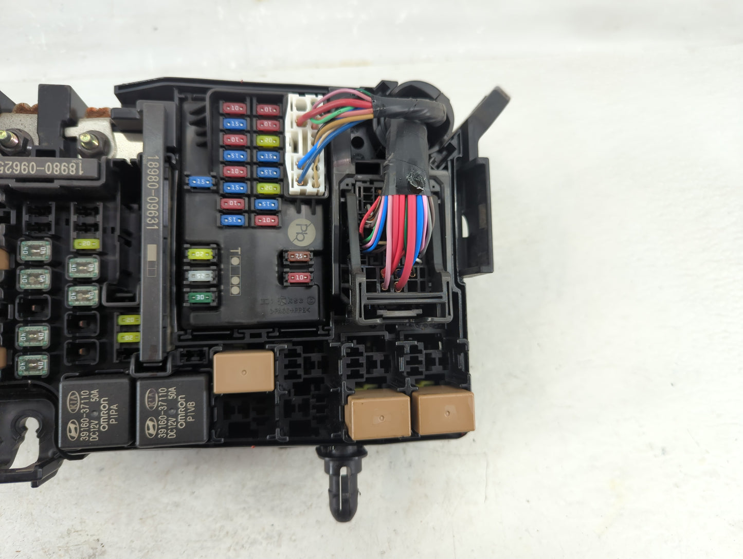 2020-2021 Kia Soul Fusebox Fuse Box Panel Relay Module P/N:91956-K0020 Fits Fits 2020 2021 OEM Used Auto Parts - Oemusedauto