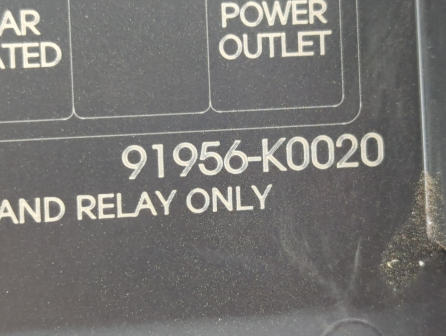 2020-2021 Kia Soul Fusebox Fuse Box Panel Relay Module P/N:91956-K0020 Fits Fits 2020 2021 OEM Used Auto Parts - Oemusedauto