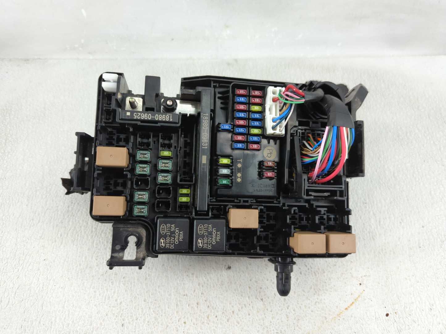 2020-2021 Kia Soul Fusebox Fuse Box Panel Relay Module P/N:91956-K0020 Fits Fits 2020 2021 OEM Used Auto Parts - Oemusedauto