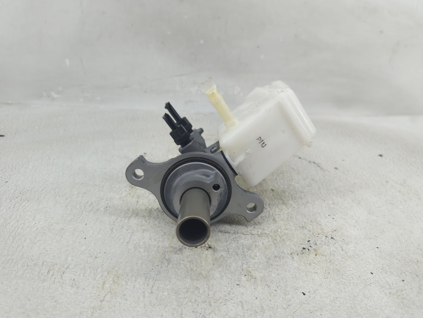2020-2021 Kia Soul Brake Master Cylinder 1290539 - Oemusedautoparts1.com