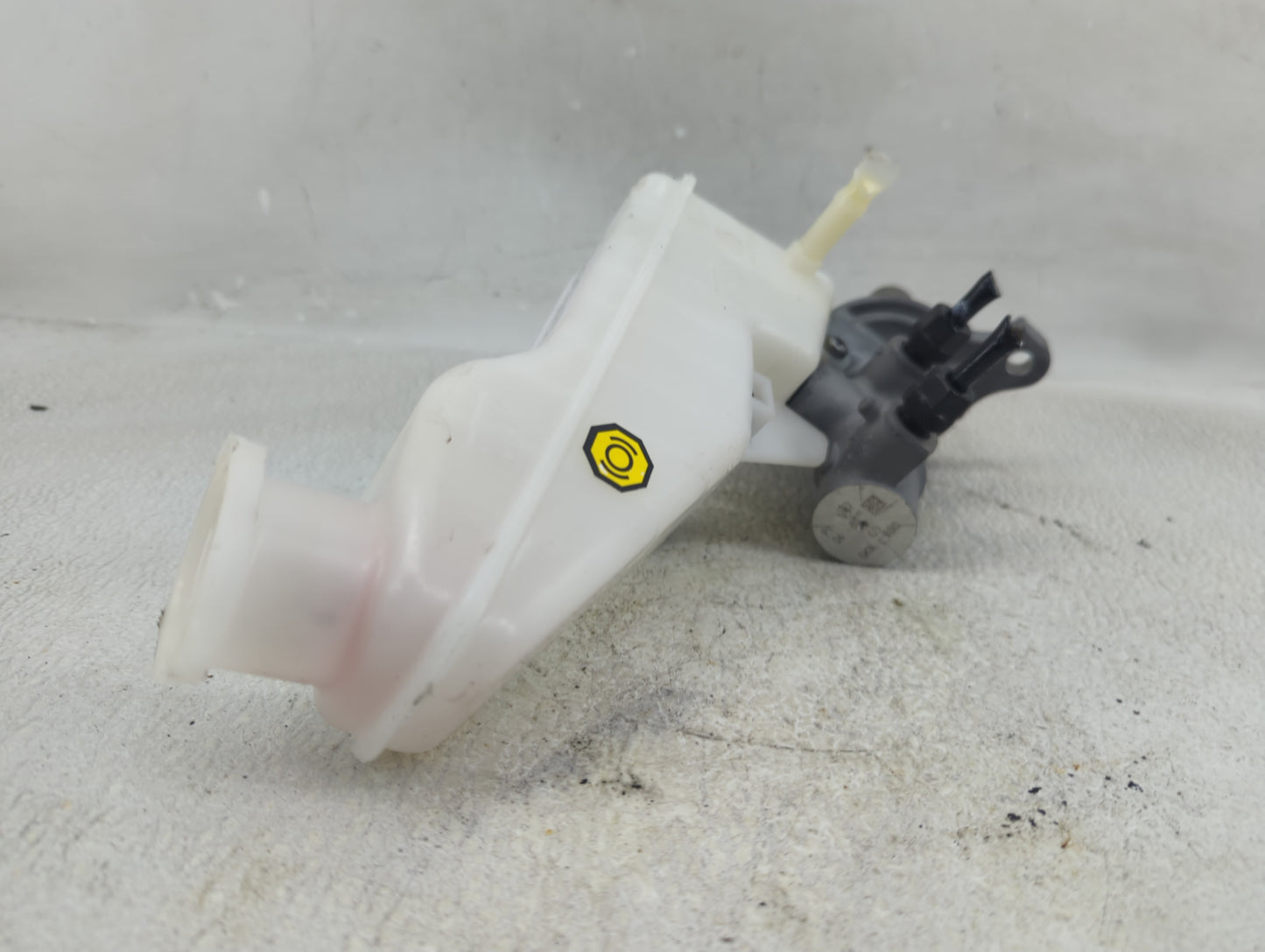 2020-2021 Kia Soul Brake Master Cylinder 1290539 - Oemusedautoparts1.com