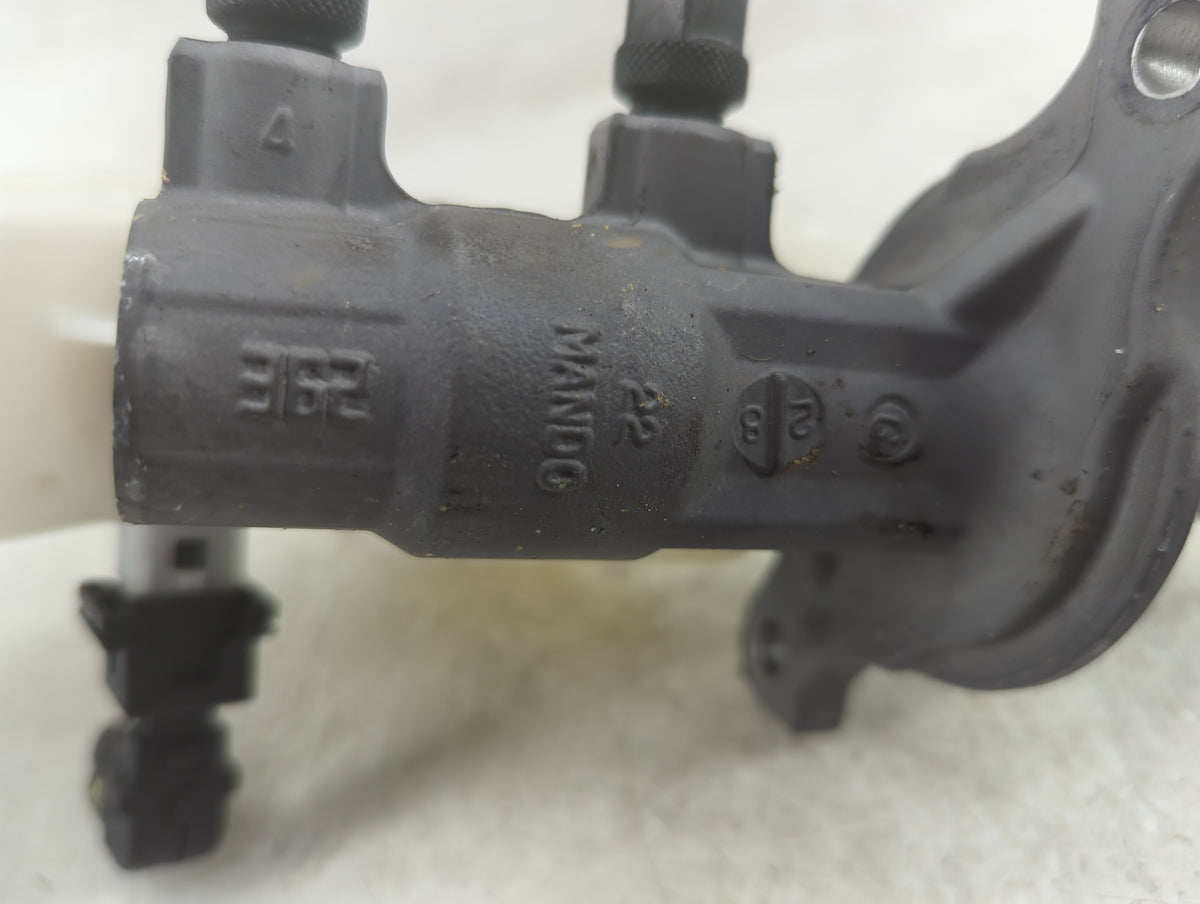 2020-2021 Kia Soul Brake Master Cylinder 1383097 - Oemusedautoparts1.com