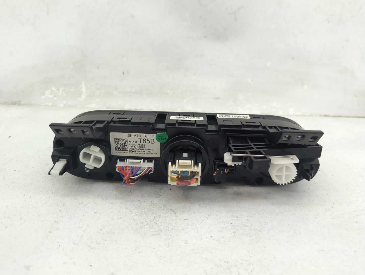 2020-2021 Kia Soul Climate Control Module Temperature AC/Heater Replacement P/N:97250-K0650 C20037-3060 Fits Fits 2020 2021 