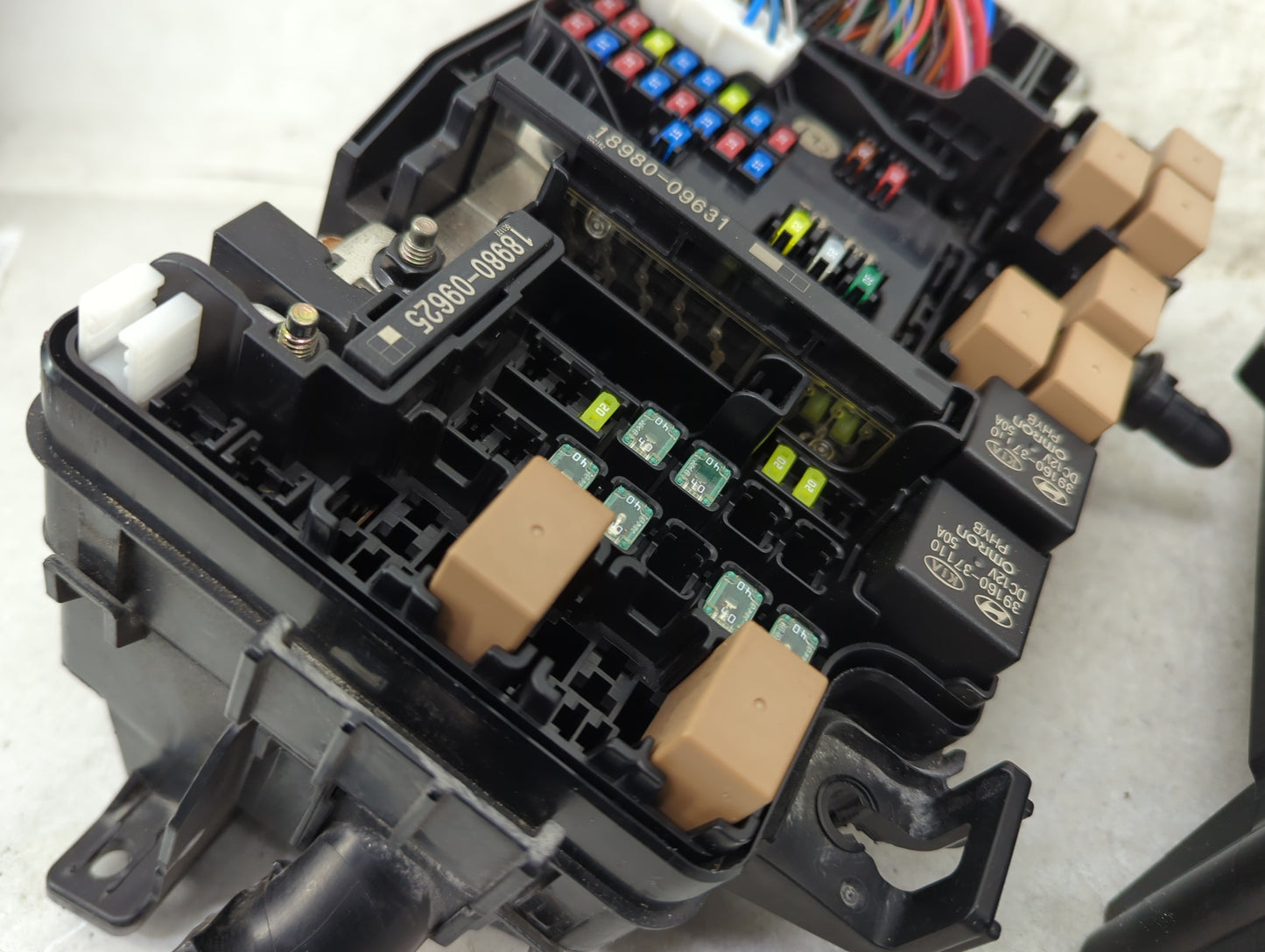 2020-2021 Kia Soul Fusebox Fuse Box Panel Relay Module P/N:91956-K0020 Fits Fits 2020 2021 OEM Used Auto Parts - Oemusedauto
