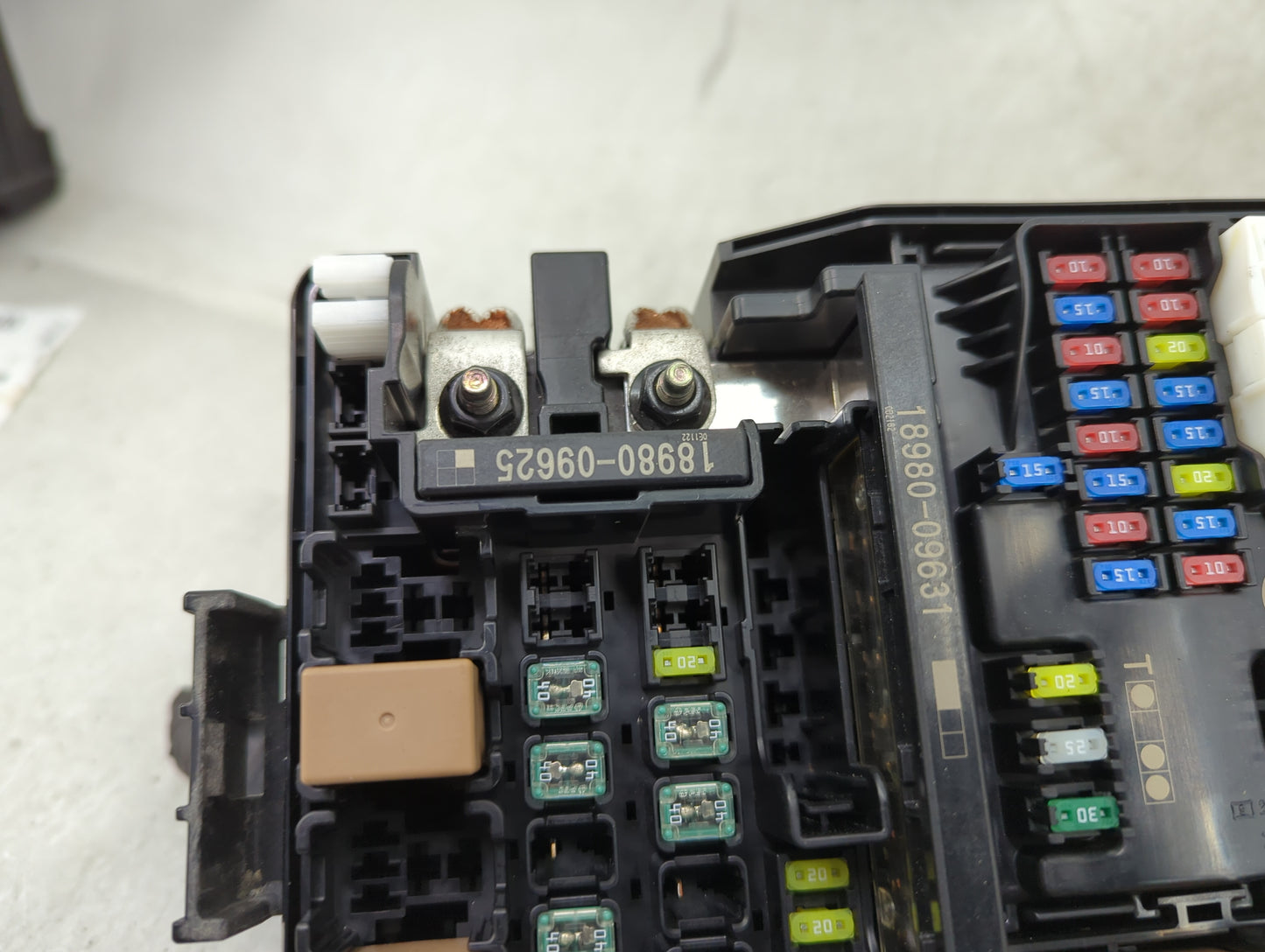 2020-2021 Kia Soul Fusebox Fuse Box Panel Relay Module P/N:91956-K0020 Fits Fits 2020 2021 OEM Used Auto Parts - Oemusedauto