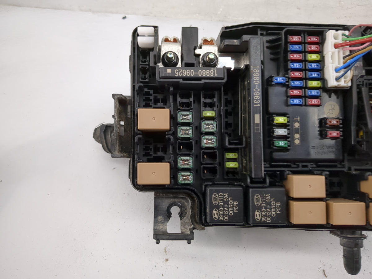 2021 Kia Soul Fusebox Fuse Box Panel Relay Module P/N:18980-09625 18980-09631, 91956-K0020, 39160-37110 Fits OEM Used Auto P