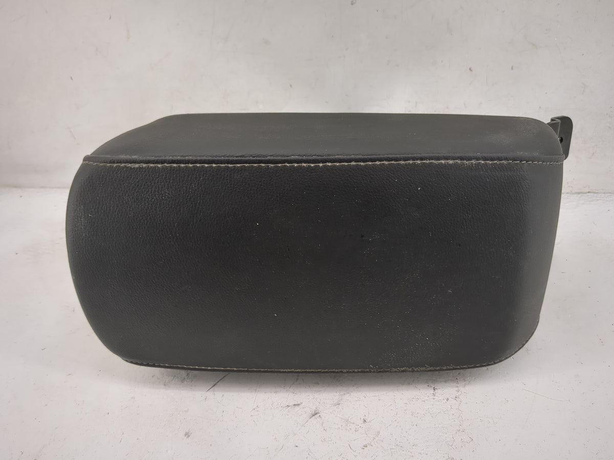 2021 Kia Soul Center Console Armrest Cover Lid P/N:84660-K0000A7WY Fits OEM Used Auto Parts - Oemusedautoparts1.com