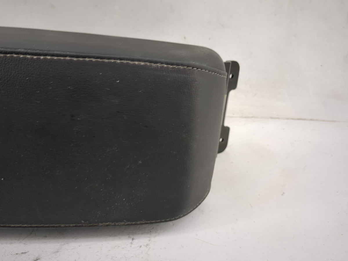 2021 Kia Soul Center Console Armrest Cover Lid P/N:84660-K0000A7WY Fits OEM Used Auto Parts - Oemusedautoparts1.com