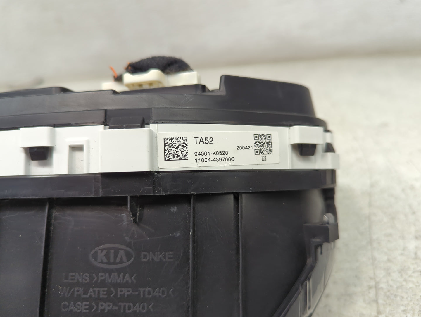 2020-2021 Kia Soul Instrument Cluster Speedometer Gauges P/N:94001-K0520 11004-439700Q Miles: Fits Fits 2020 2021 OEM Used A