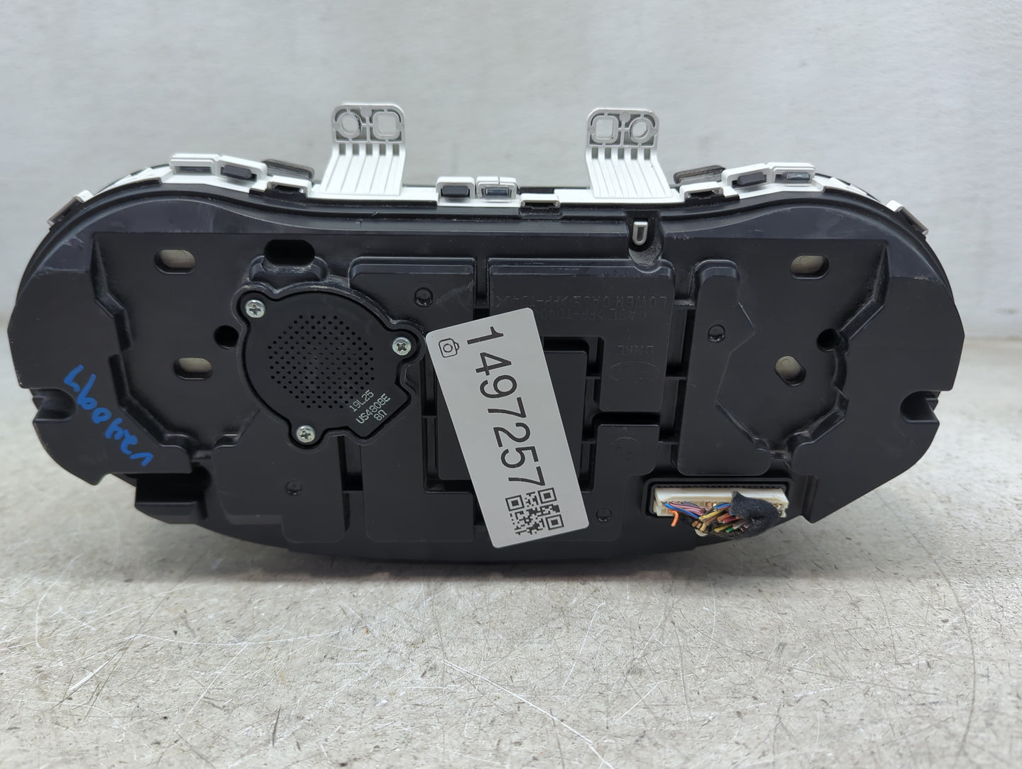 2020-2021 Kia Soul Instrument Cluster Speedometer Gauges P/N:94001-K0520 11004-439700Q Miles: Fits Fits 2020 2021 OEM Used A