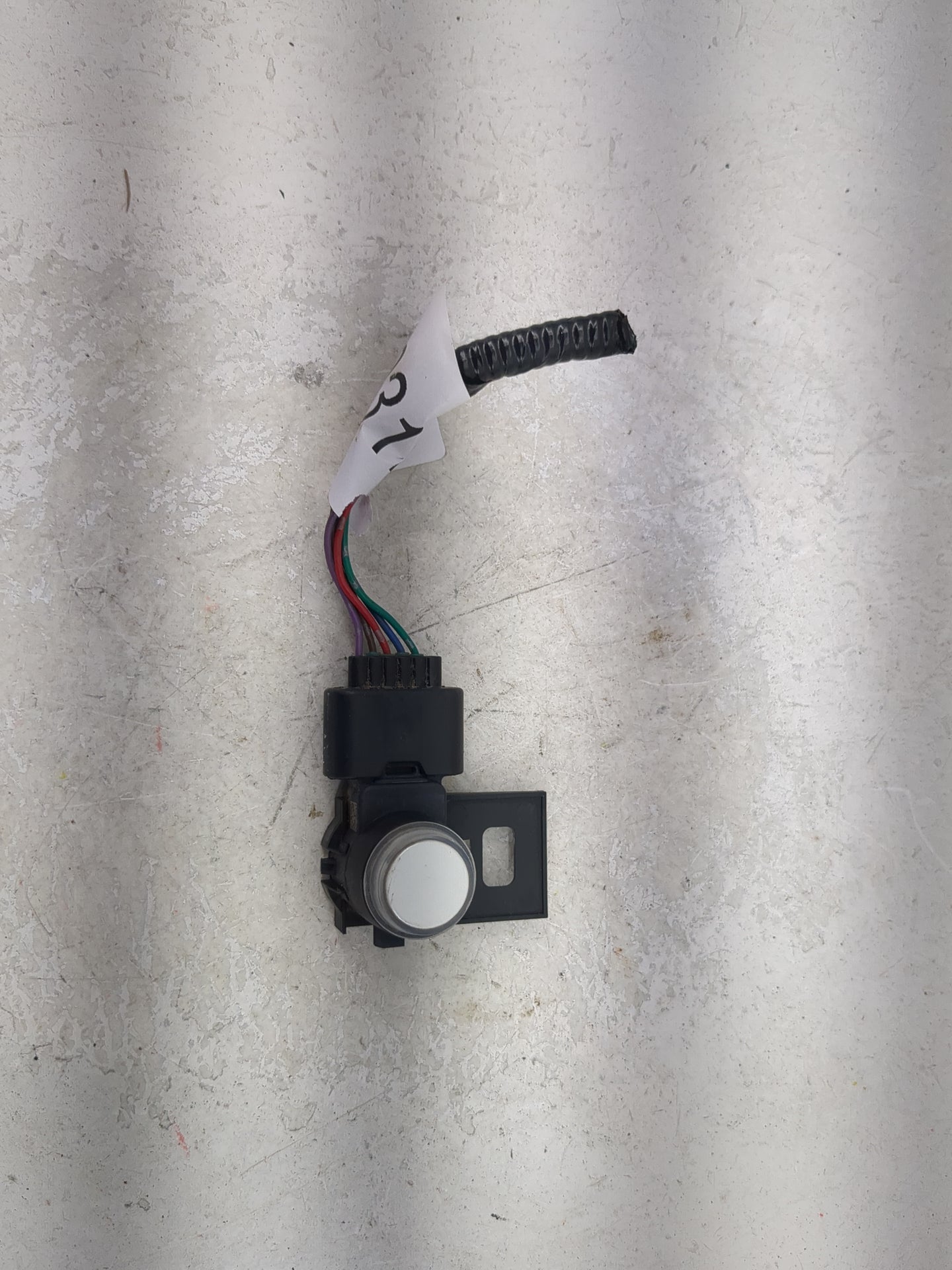 2021 Kia Soul Front Park Assist Sensor White - Oemusedautoparts1.com