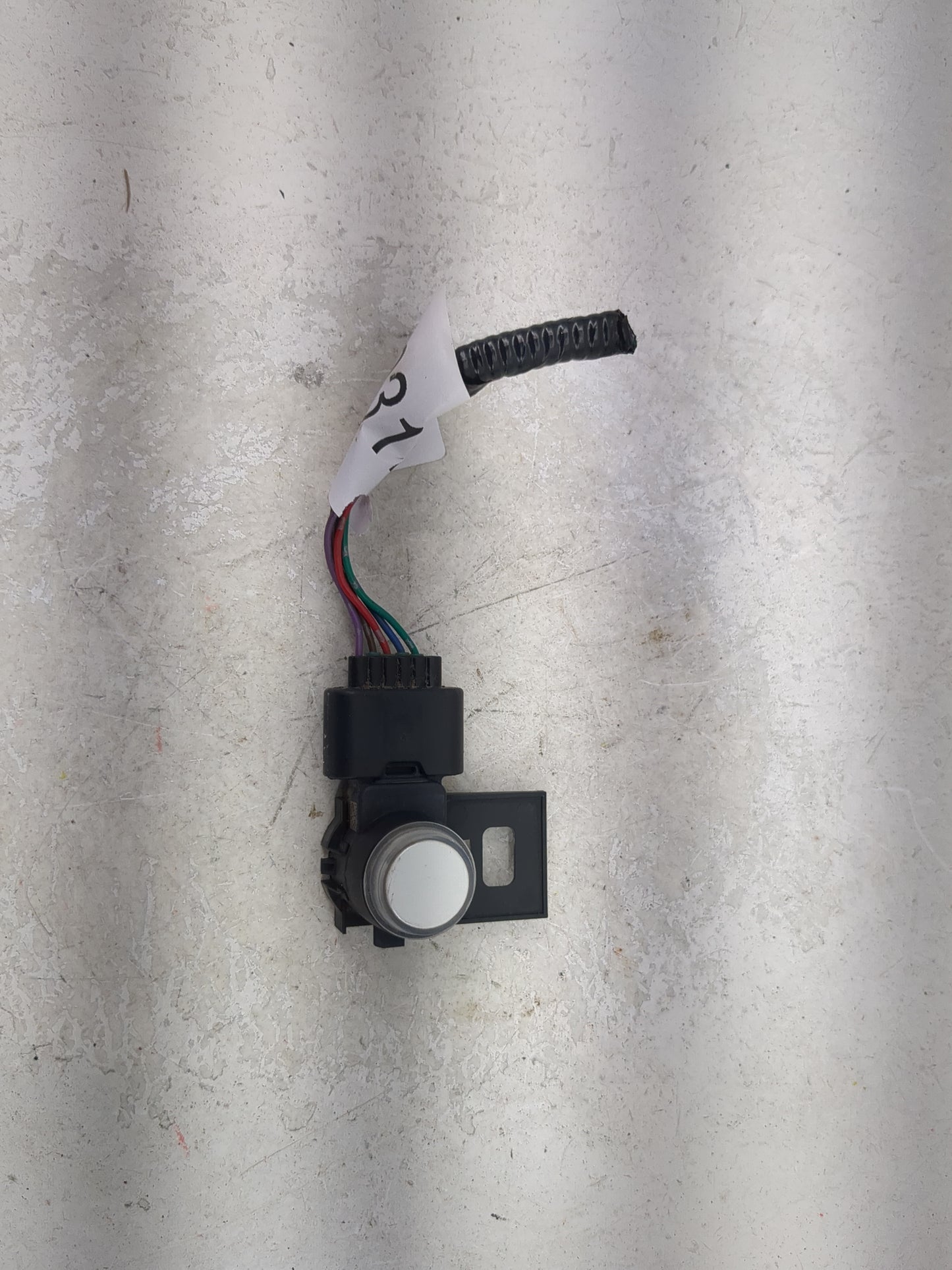 2021 Kia Soul Front Park Assist Sensor White - Oemusedautoparts1.com