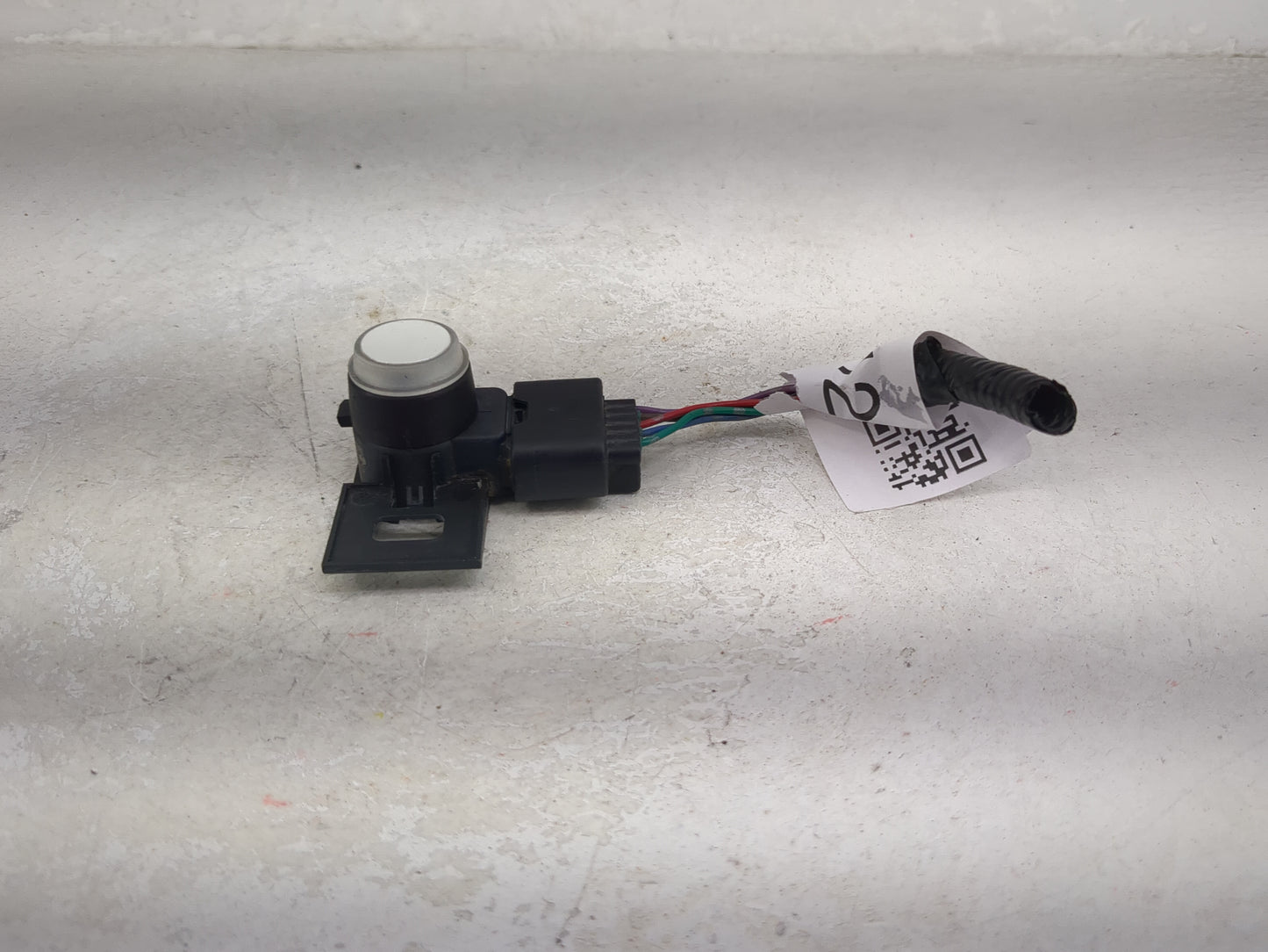 2021 Kia Soul Front Park Assist Sensor White - Oemusedautoparts1.com