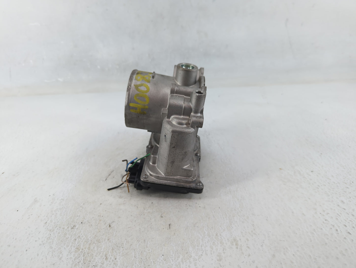 2020-2021 Kia Soul Throttle Body P/N:35100-2E410 Fits Fits 2020 2021 2022 OEM Used Auto Parts - Oemusedautoparts1.com