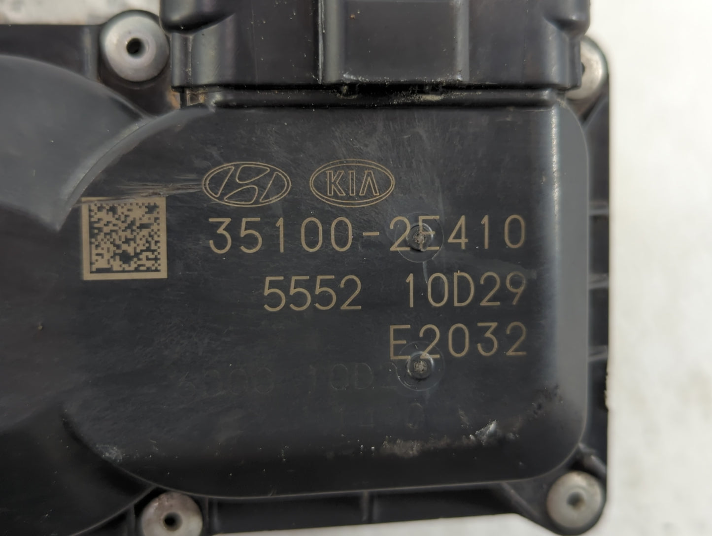 2020-2021 Kia Soul Throttle Body P/N:35100-2E410 Fits Fits 2020 2021 2022 OEM Used Auto Parts - Oemusedautoparts1.com