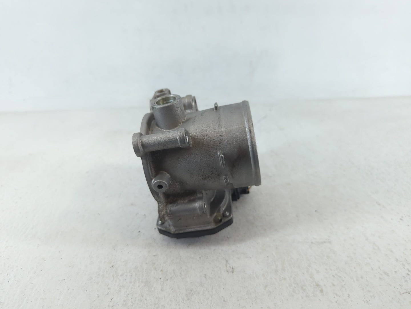 2020-2021 Kia Soul Throttle Body P/N:5552 01E27 35100-2E410 Fits Fits 2020 2021 2022 OEM Used Auto Parts - Oemusedautoparts1