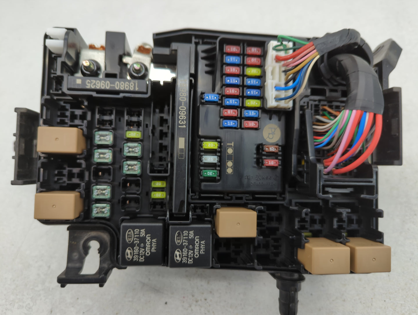 2020-2021 Kia Soul Fusebox Fuse Box Panel Relay Module P/N:91240K0341 Fits Fits 2020 2021 OEM Used Auto Parts - Oemusedautop
