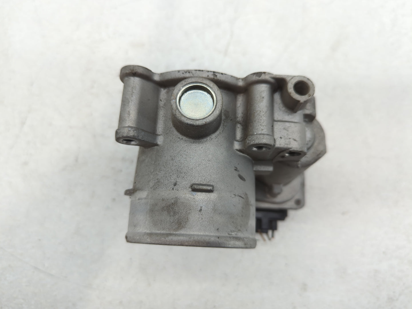 2020-2021 Kia Soul Throttle Body P/N:35100-2E410 Fits Fits 2020 2021 2022 OEM Used Auto Parts - Oemusedautoparts1.com