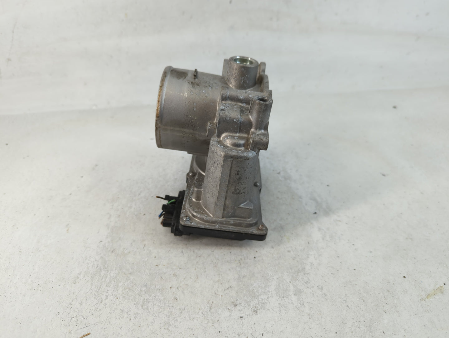 2020-2021 Kia Soul Throttle Body P/N:35100-2E410 Fits Fits 2020 2021 2022 OEM Used Auto Parts - Oemusedautoparts1.com