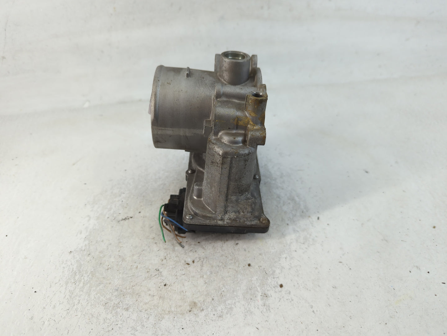 2020-2021 Kia Soul Throttle Body P/N:35100-2E410 Fits Fits 2020 2021 2022 OEM Used Auto Parts - Oemusedautoparts1.com