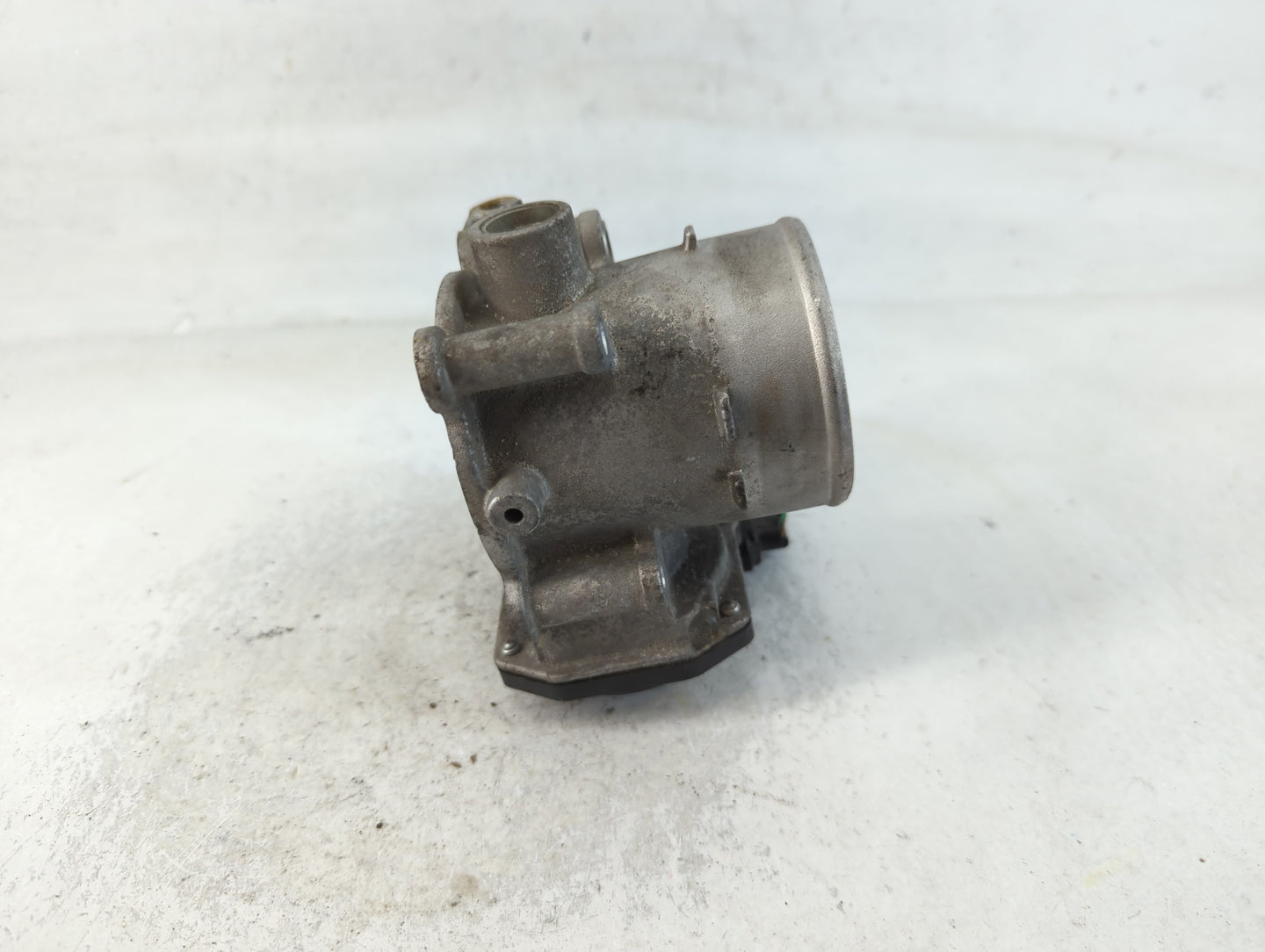 2020-2021 Kia Soul Throttle Body P/N:35100-2E410 Fits Fits 2020 2021 2022 OEM Used Auto Parts - Oemusedautoparts1.com