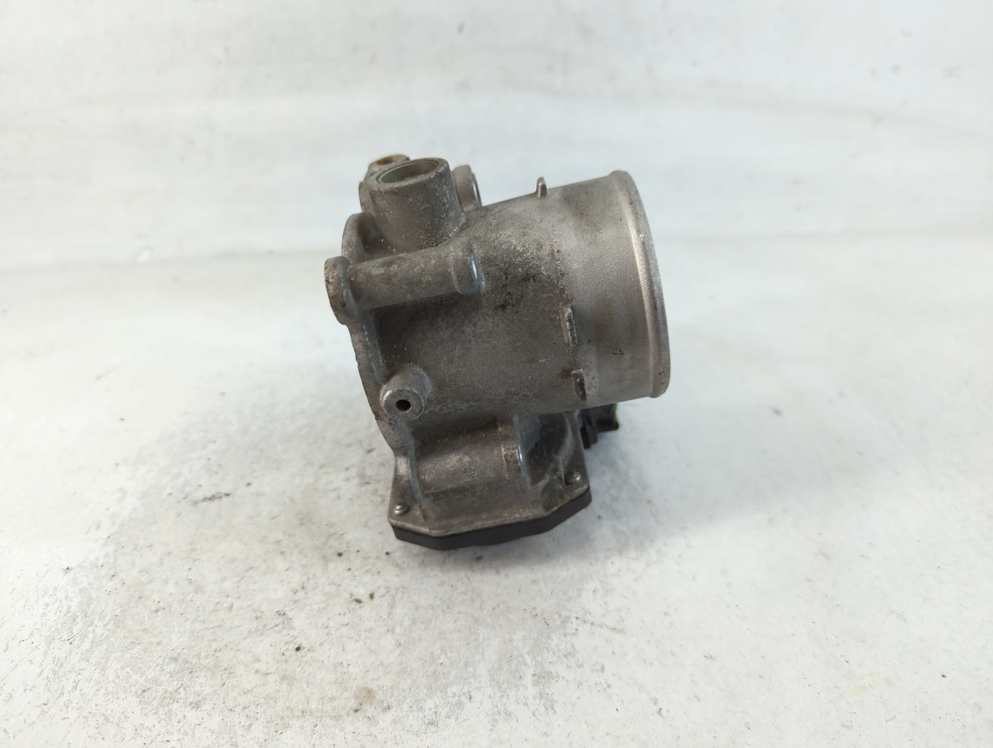 2020-2021 Kia Soul Throttle Body P/N:35100-2E410 Fits Fits 2020 2021 2022 OEM Used Auto Parts - Oemusedautoparts1.com
