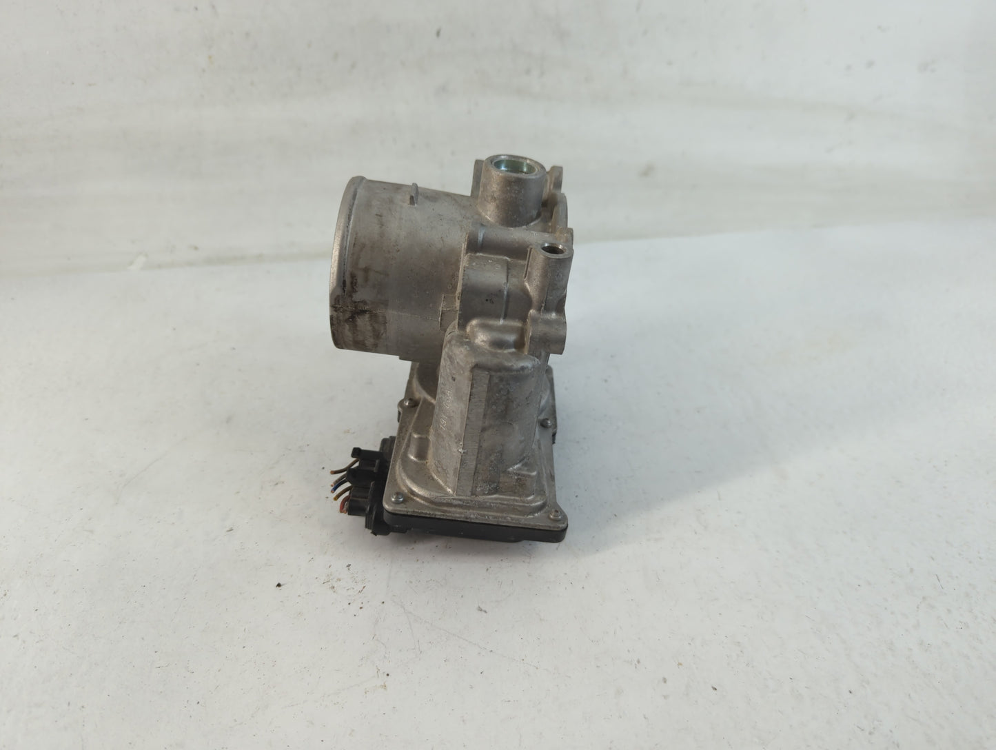 2020-2021 Kia Soul Throttle Body P/N:35100-2E410 Fits Fits 2020 2021 2022 OEM Used Auto Parts - Oemusedautoparts1.com