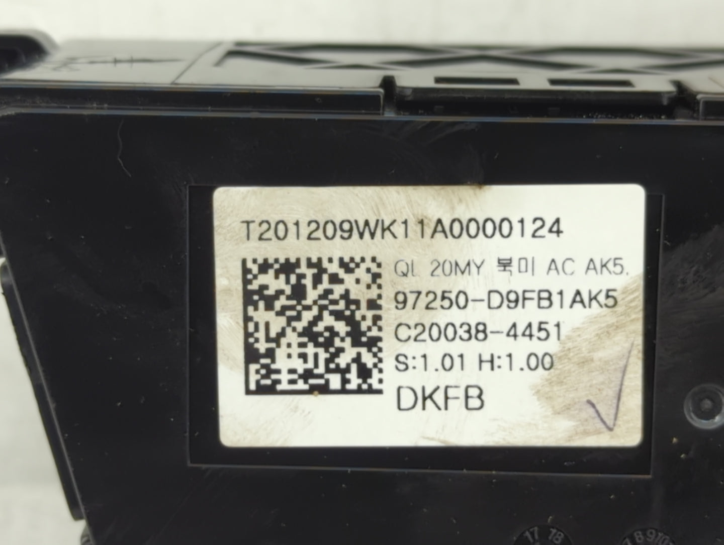 2020-2021 Kia Sportage Climate Control Module Temperature AC/Heater Replacement P/N:97250-D9FB1AK5 Fits Fits 2020 2021 OEM U