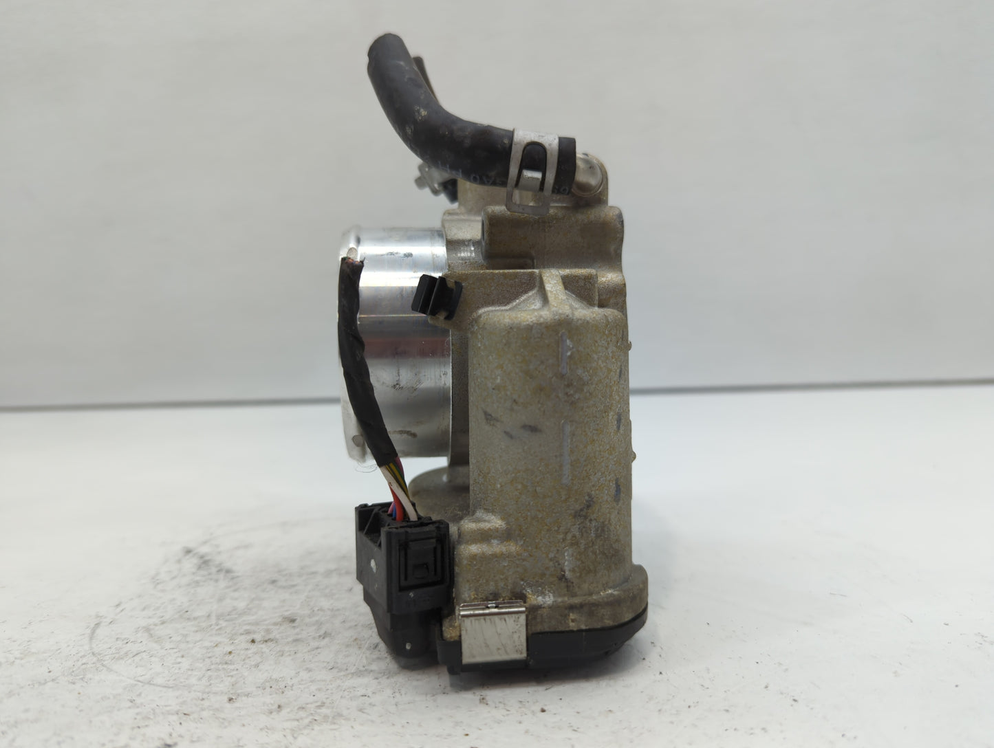 2017-2021 Kia Sportage Throttle Body P/N:35100-2G600 Fits Fits 2015 2016 2017 2018 2019 2020 2021 OEM Used Auto Parts - Oemu