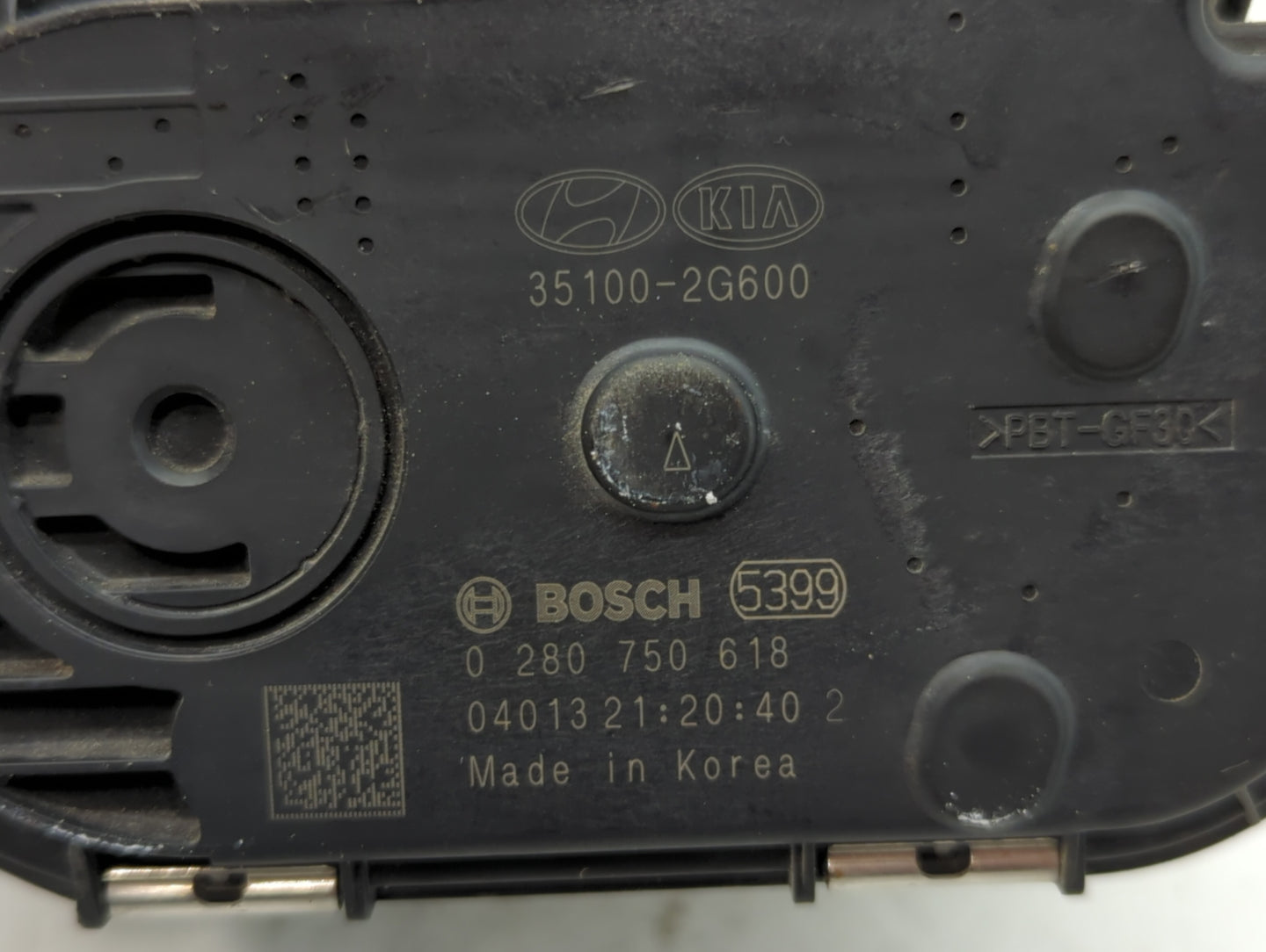 2017-2021 Kia Sportage Throttle Body P/N:35100-2G600 Fits Fits 2015 2016 2017 2018 2019 2020 2021 OEM Used Auto Parts - Oemu