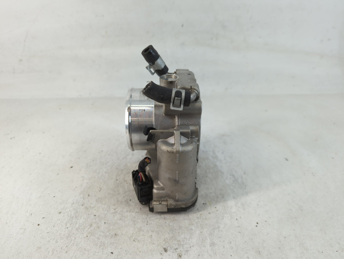 2017-2021 Kia Sportage Throttle Body P/N:35100-2G600 Fits Fits 2015 2016 2017 2018 2019 2020 2021 OEM Used Auto Parts - Oemu