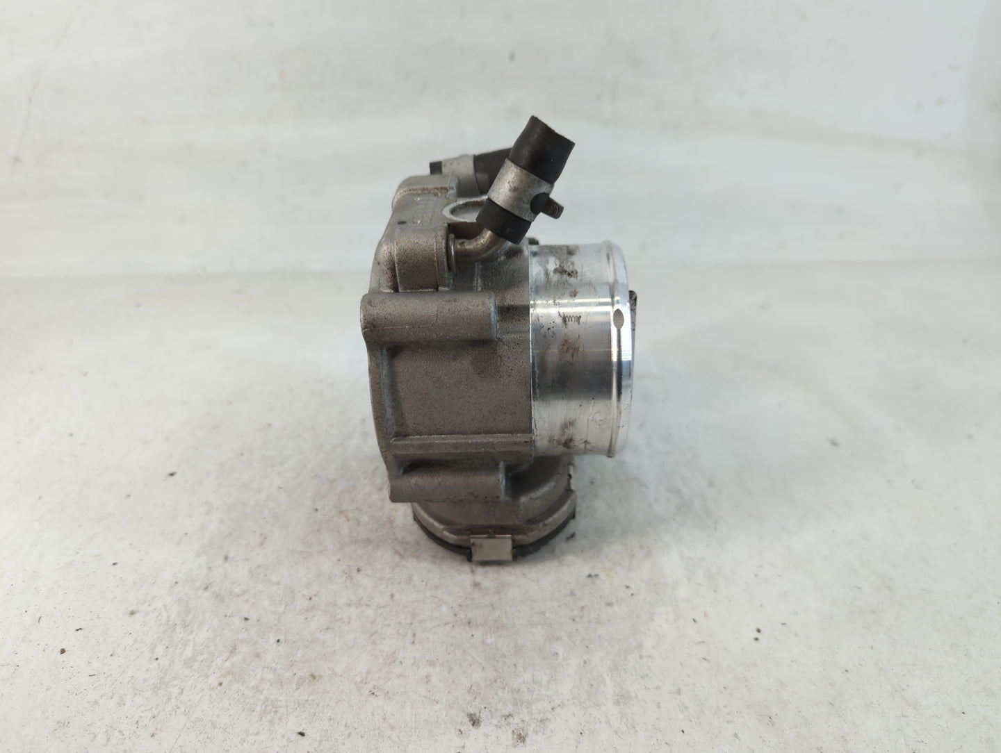2017-2021 Kia Sportage Throttle Body P/N:35100-2G600 Fits Fits 2015 2016 2017 2018 2019 2020 2021 OEM Used Auto Parts - Oemu
