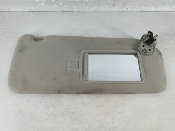 2020-2022 Kia Telluride Sun Visor Shade Replacement Passenger Right Mirror Fits Fits 2020 2021 2022 OEM Used Auto Parts - Oe