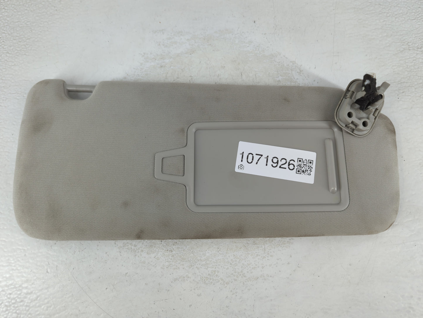 2020-2022 Kia Telluride Sun Visor Shade Replacement Passenger Right Mirror Fits Fits 2020 2021 2022 OEM Used Auto Parts - Oe