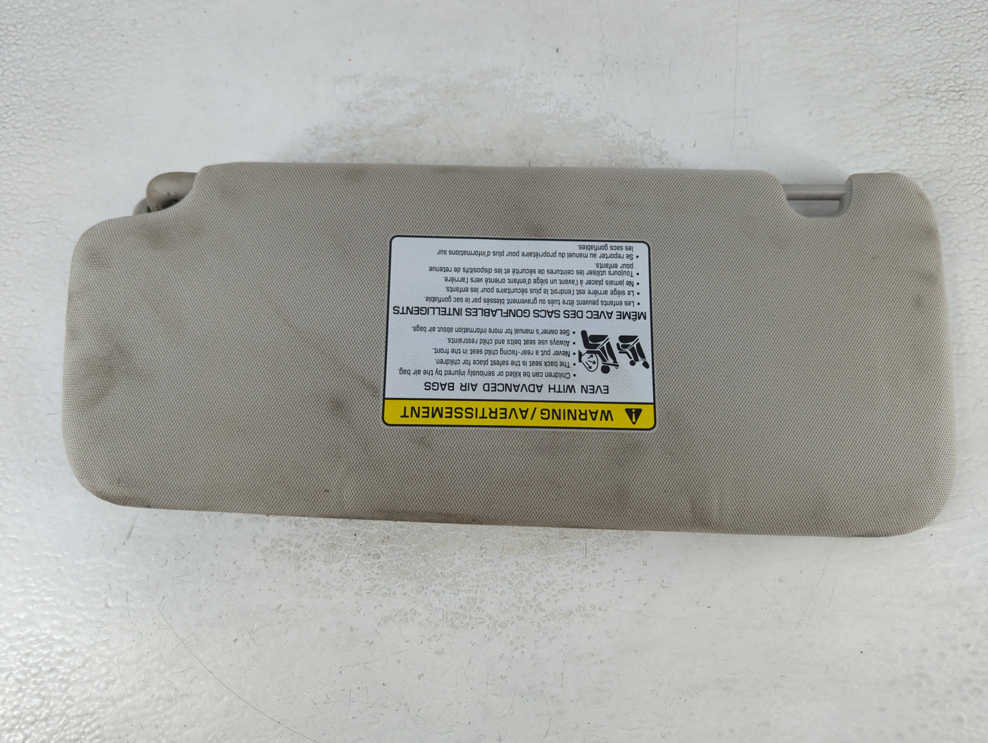 2020-2022 Kia Telluride Sun Visor Shade Replacement Passenger Right Mirror Fits Fits 2020 2021 2022 OEM Used Auto Parts - Oe